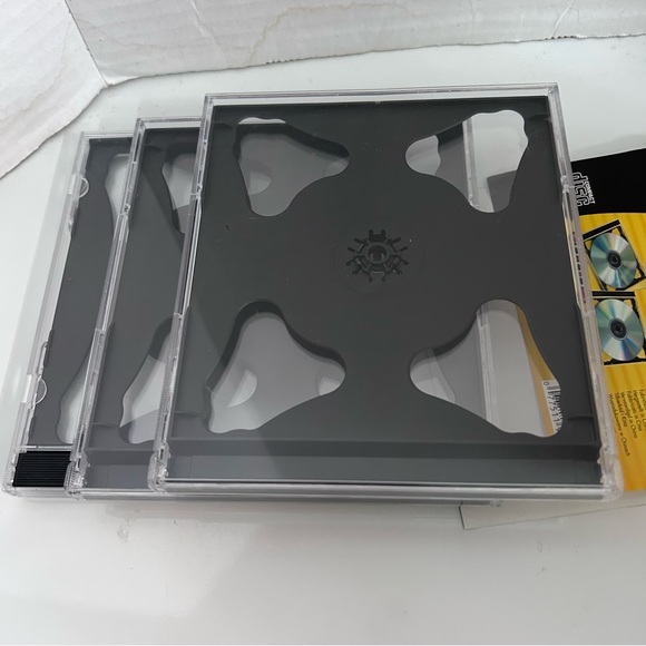 3 pack Fellowes double jewel cases - Picture 2 of 3